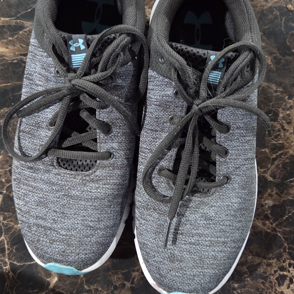 Under Armour Women's Size 7